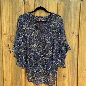 🌟3 for $25🌟

Vince Camuto Women’s Blues/White/Yellow Flutter Sleeve Blouse